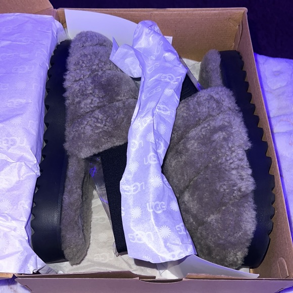 UGG SLIDES - Picture 5 of 5